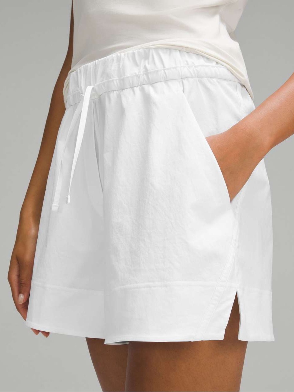 Lululemon Women's Drawstring Shorts - white, size medium